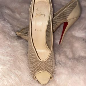 Peep toe nude mesh Louboutins
